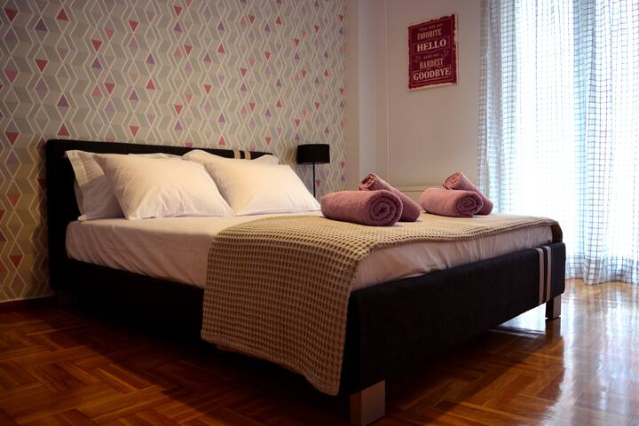 NEW 4 bedrooms aptm in the historical city center gallery image 3