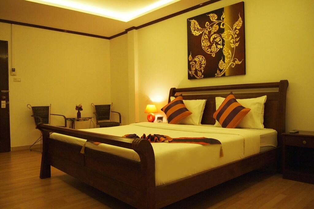 Room and Amenities