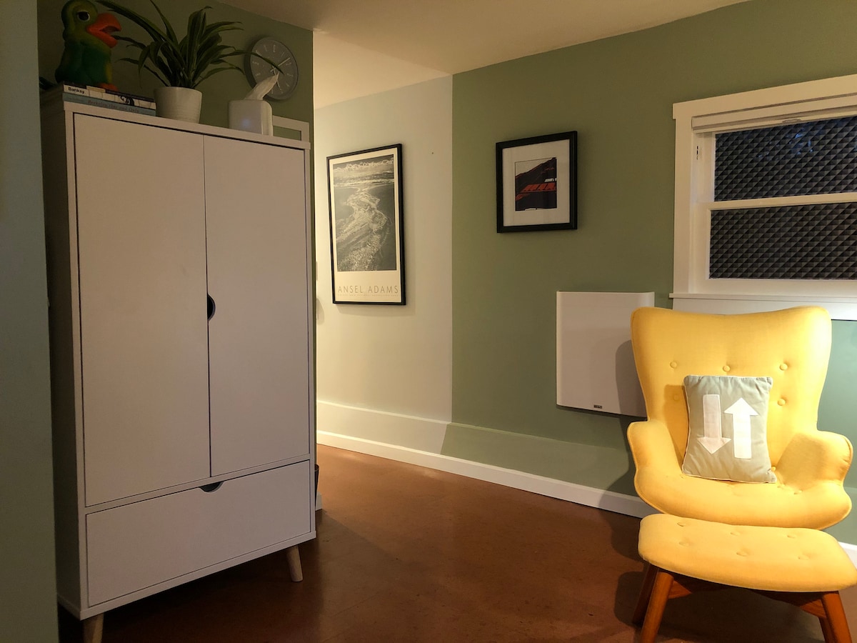 Popular Airbnb listing: Lovely Suite in Heart of Walkable North Berkeley in Berkeley