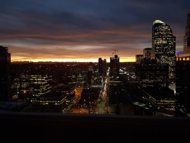 Central Downton Mountain View Room