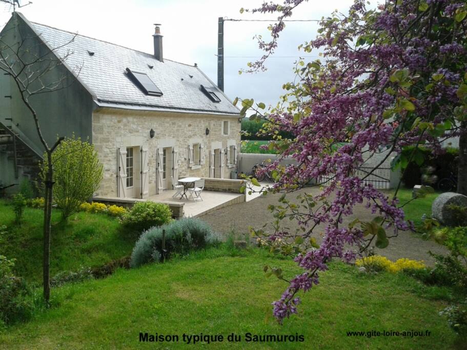 Maison typique des bords de Loire-Terrasses plein sud