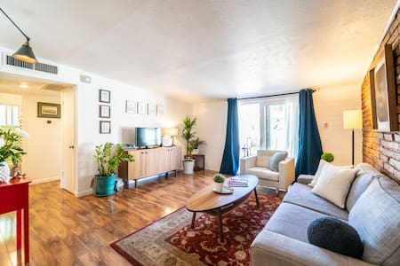 Modern Home In Uptown Phoenix, extra C-19 Cleaning