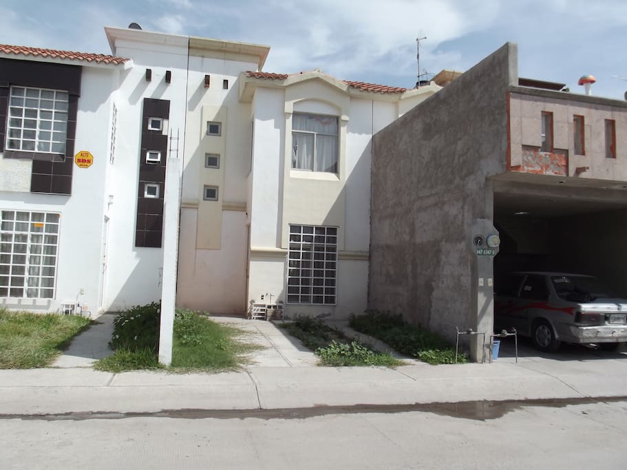 Zona habitacional tranquila con acceso controlado