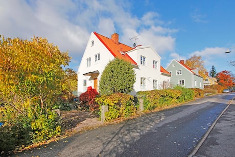 Popular Airbnb listing: Family Villa in Ålsten, Bromma in Bromma