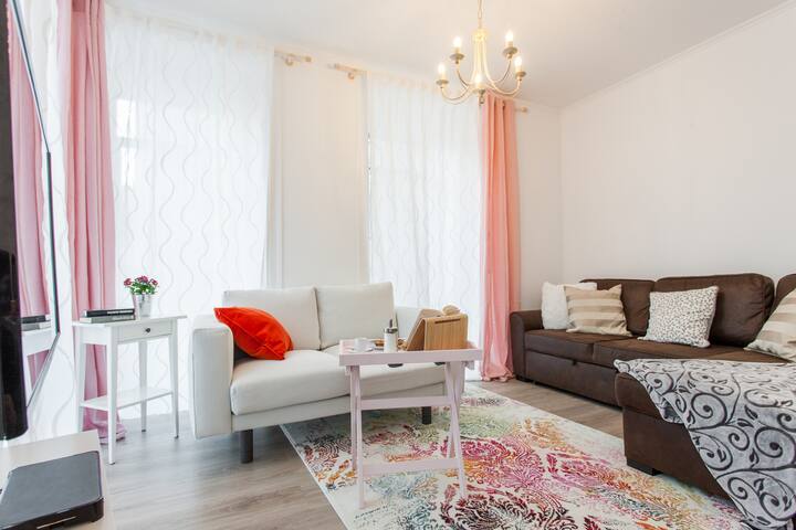 White Tiles in City Center gallery image 5