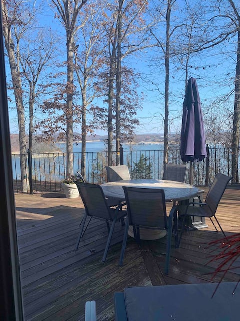 Luxury Lake Home!
Dock Holidays Lake View Inn