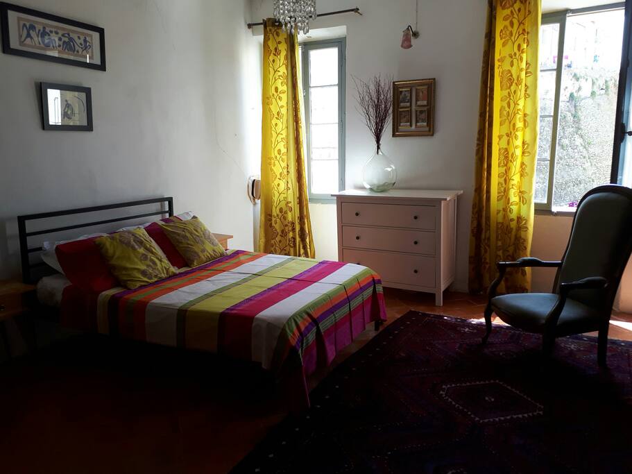 Grand bedroom double and two singles