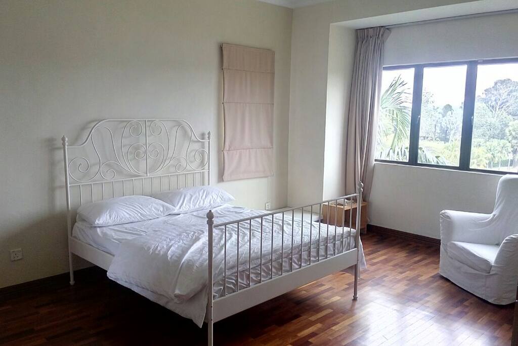 Master bed with king size bed
