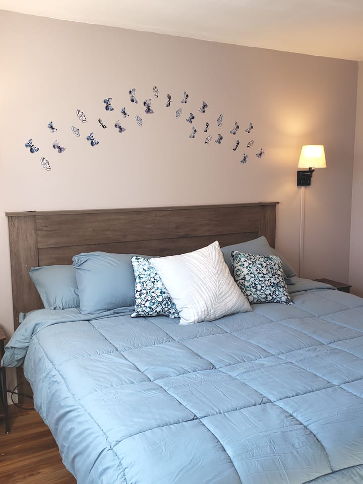 King size suite with bathroom. King bed is adjustable.