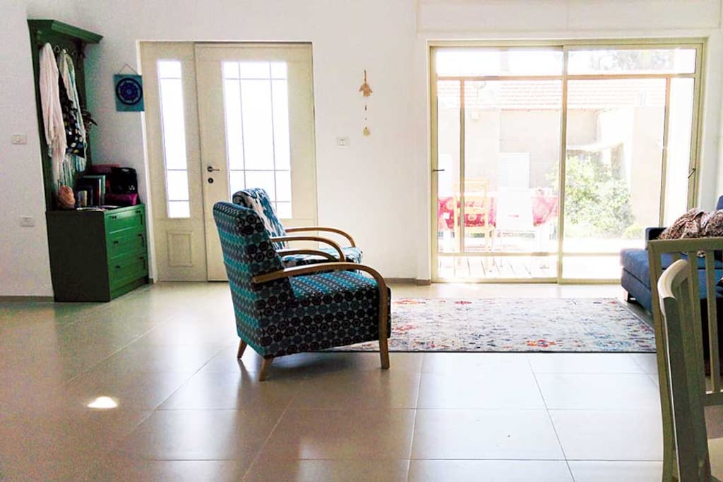 Spacious living room