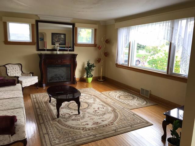 Very nice and cozy home in a quiet neighborhood.