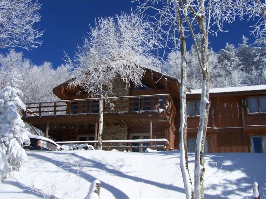 Chalet front right side