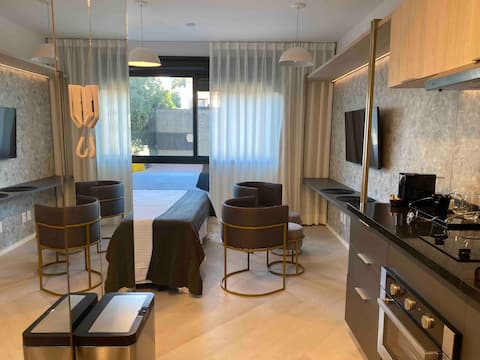 Top Airbnb: Moinhos de Vento Studio with Garage em Mont’serrat