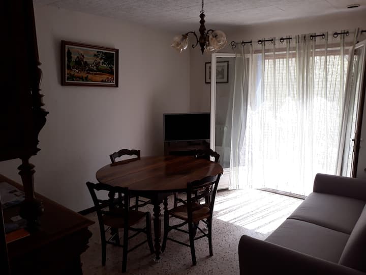 غرفة الطعام 