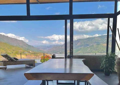 House with a Lake View - Chivor Dam