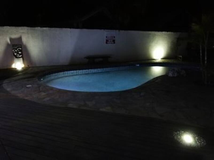piscine nuit