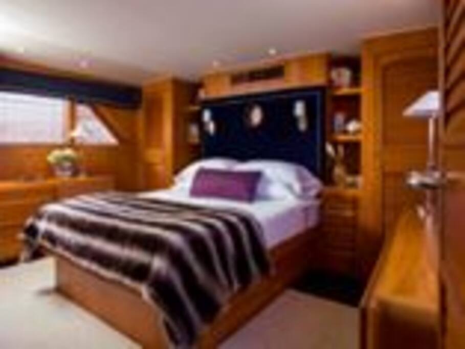 State Room Queen bed