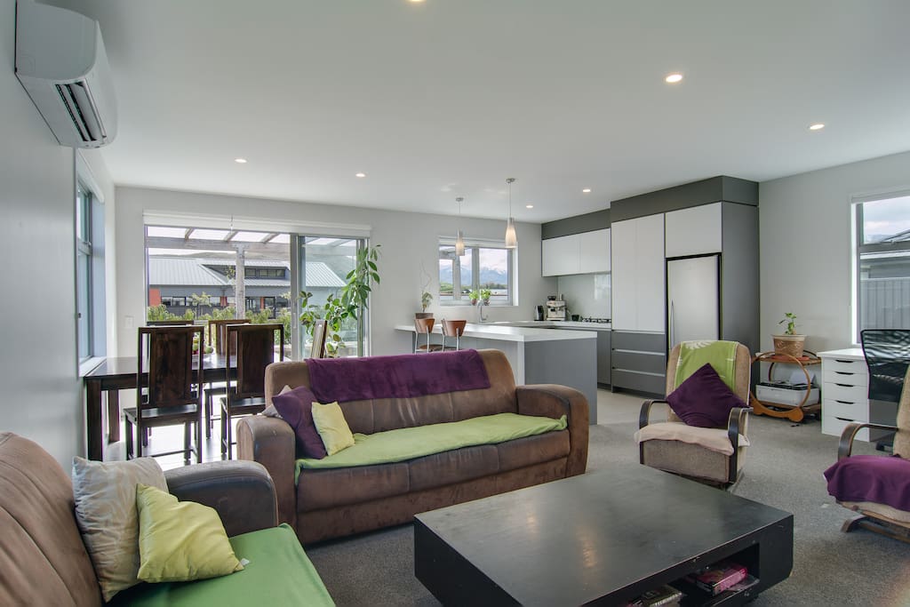 Lounge, dining and kitchen