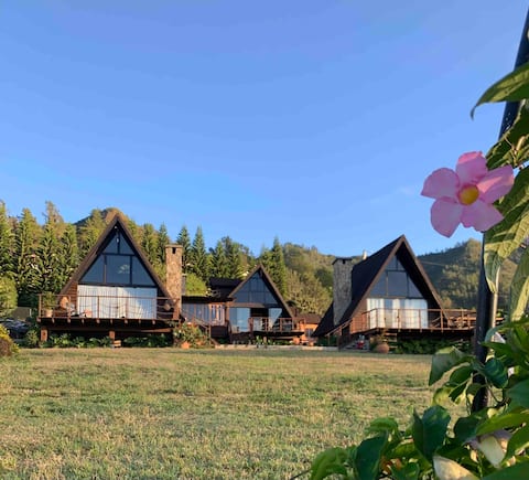 Cacha's Wood Cabins (4 cabins)