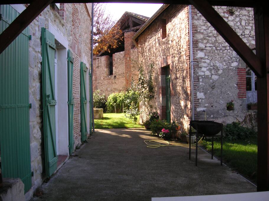 vue de la maison côté jardin