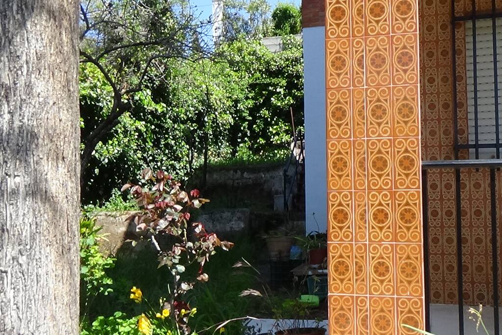 Alrededor casa recinto cerrado