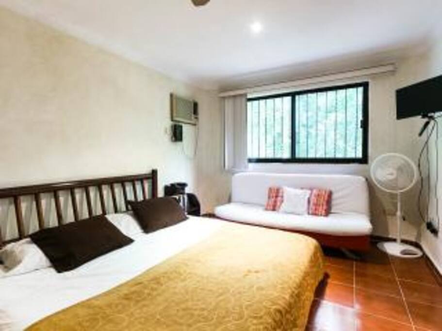 MASTERBEDROOM