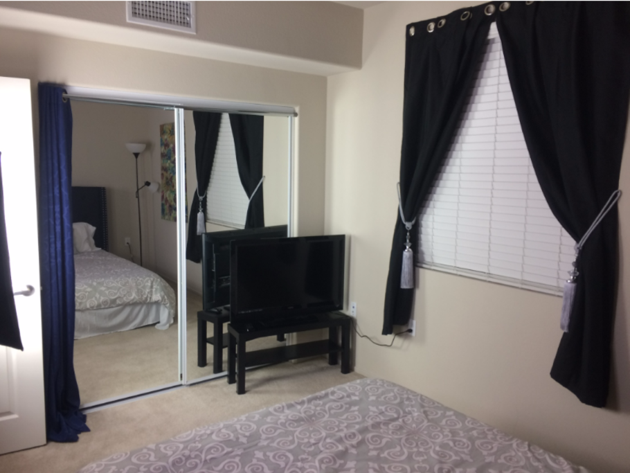 Full Closet, Roku, WiFi, Remote TV