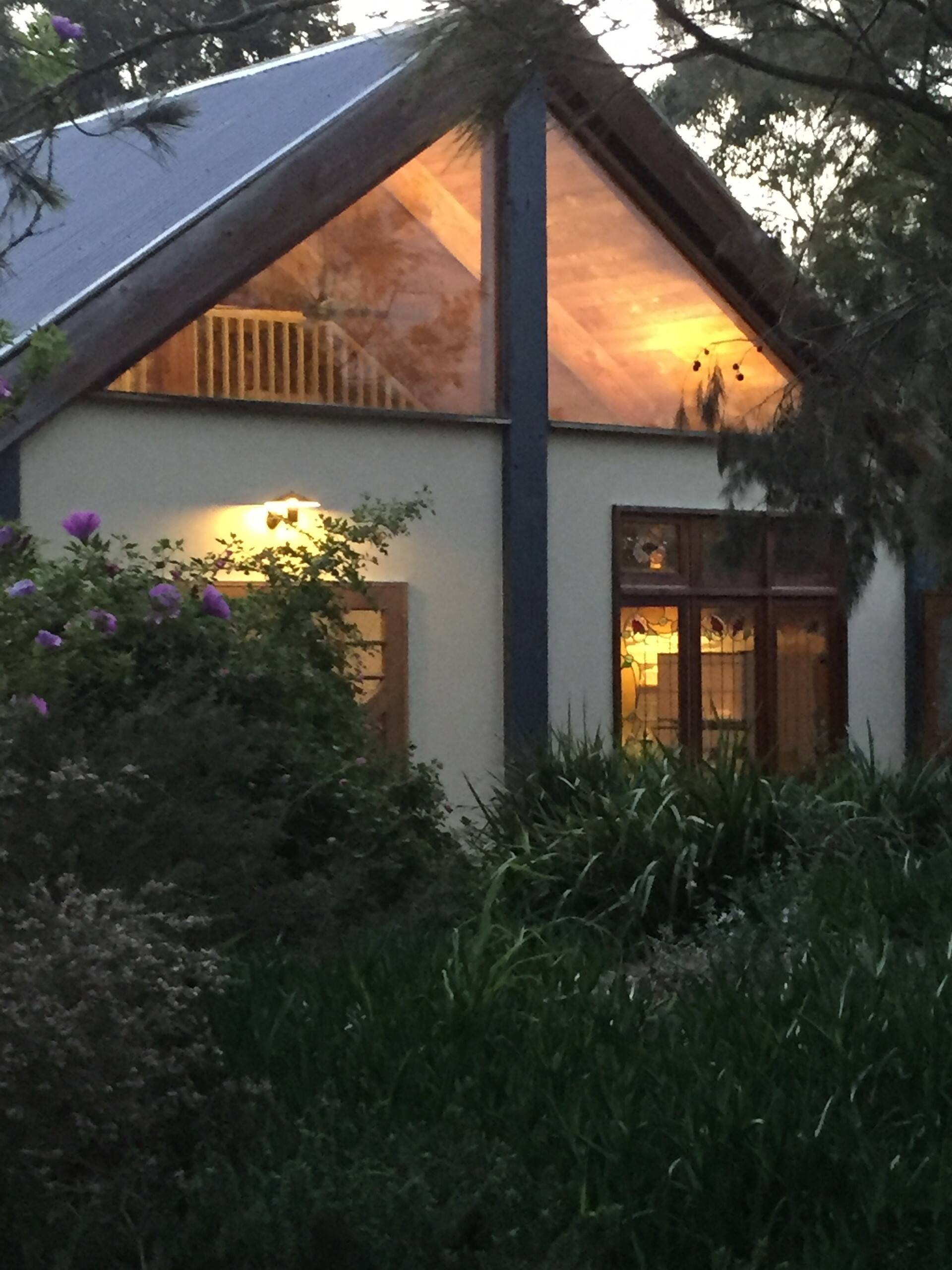 Somersea Cottage. Very close to the beach and cafe