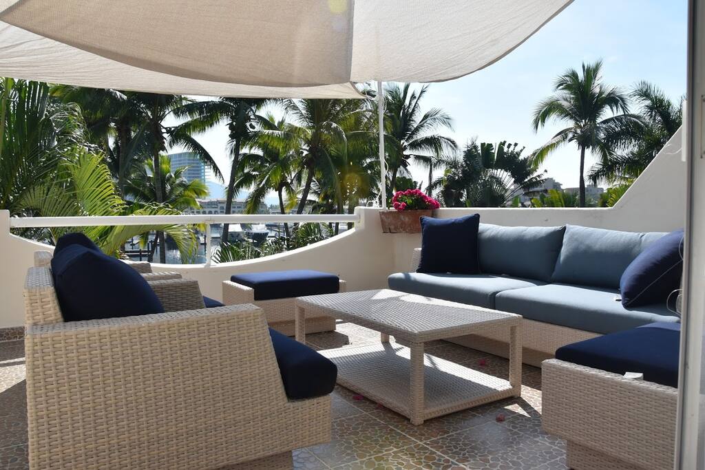 Terraza con Vista a la Marina