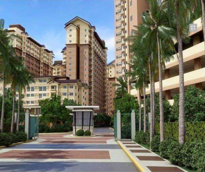 Entrance from Elisco Road to Rochester Condo