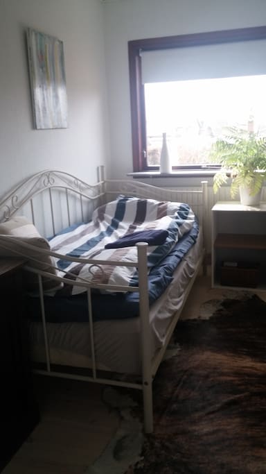 The bed, soft madres: measures:120 x 200 cm ...its for 1 person