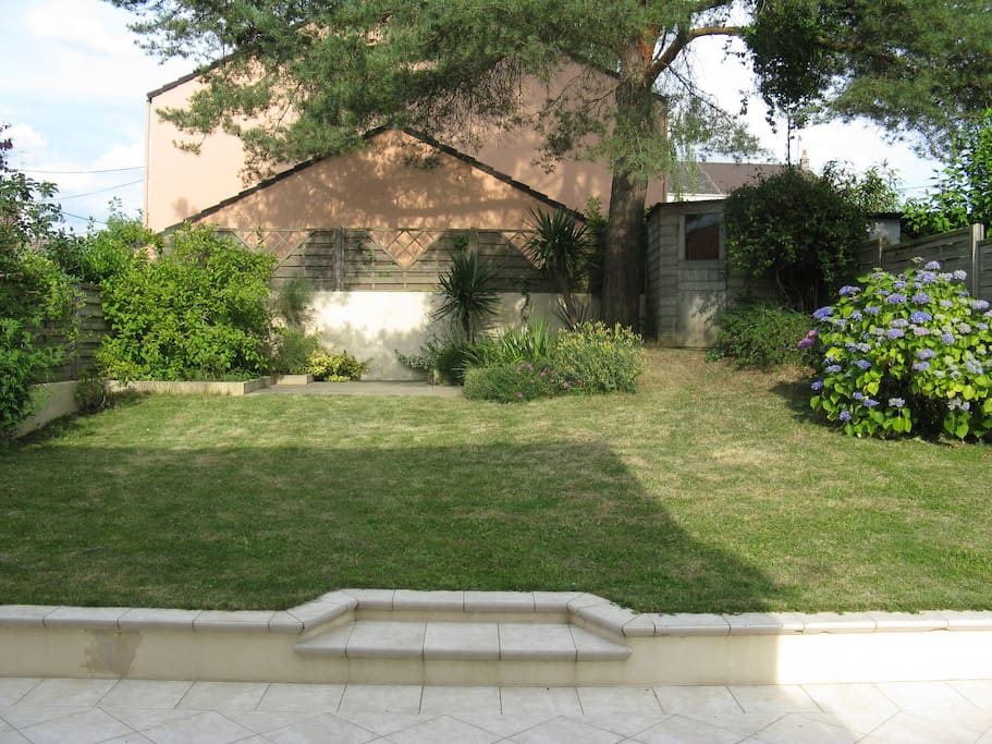Le jardin l'été...