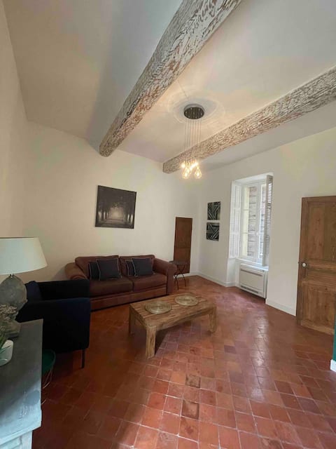 Popular Airbnb listing: Village house in Pernes Les Fontaines