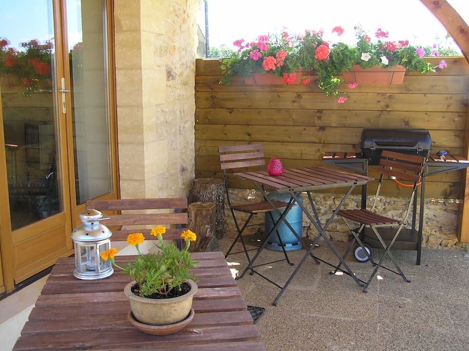Terrasse avec barbecue