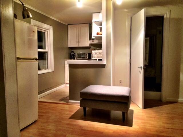Quiet Heart Cottage - peace in the heart of town