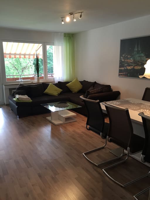 Wohnzimmer mit Schlafcouch