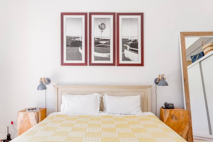 Private Villa on 5 Acres of Stunning Farm gallery image 2