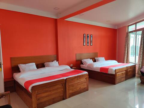 A stunning 11 room hotel near Thadlaskein lake