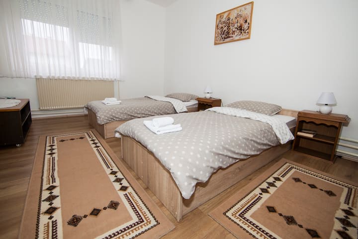 საძინებელი 1