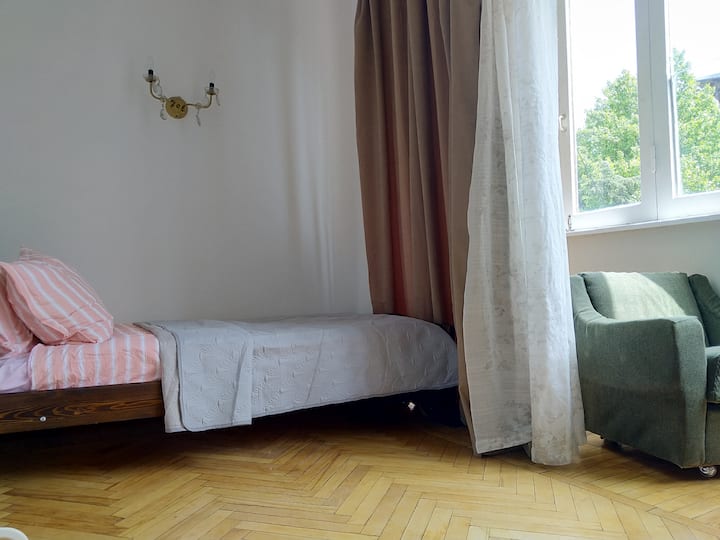 Schlafzimmer 2