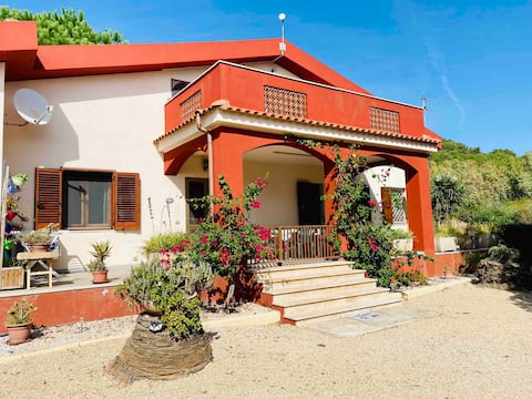 Top Airbnb: Casa Montjuic | Sea & Passion in Alghero