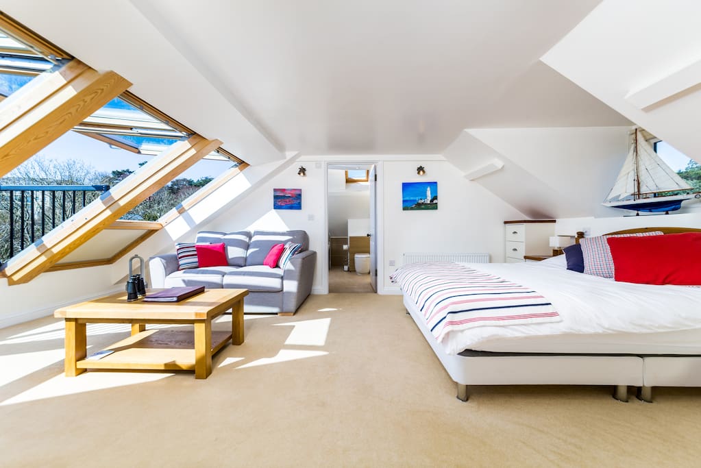 King Size bed & room to relax
