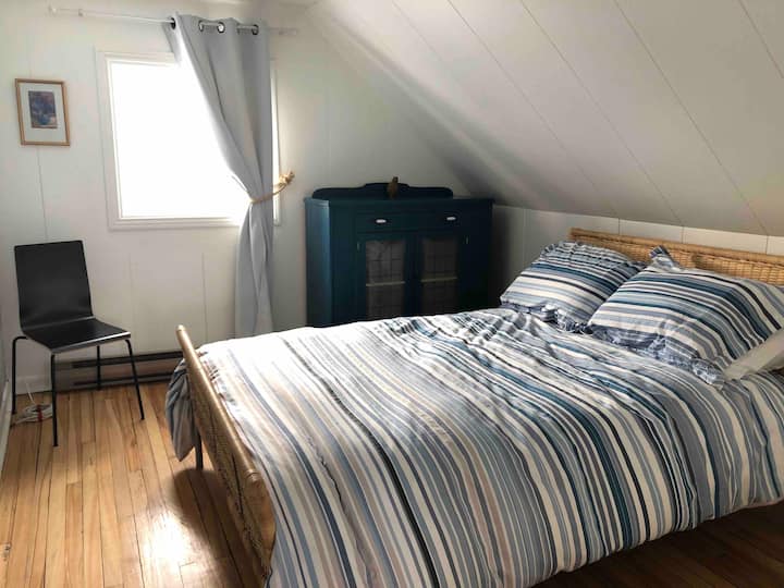 #4 Habitación de Rachel. Suelo original. Colchón doble.