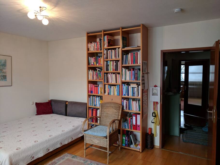 Blick vom Zimmer in den Flur