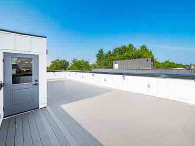 Brand NEW Build, D-Town Views, must See!.!.!.!.! gallery image 4