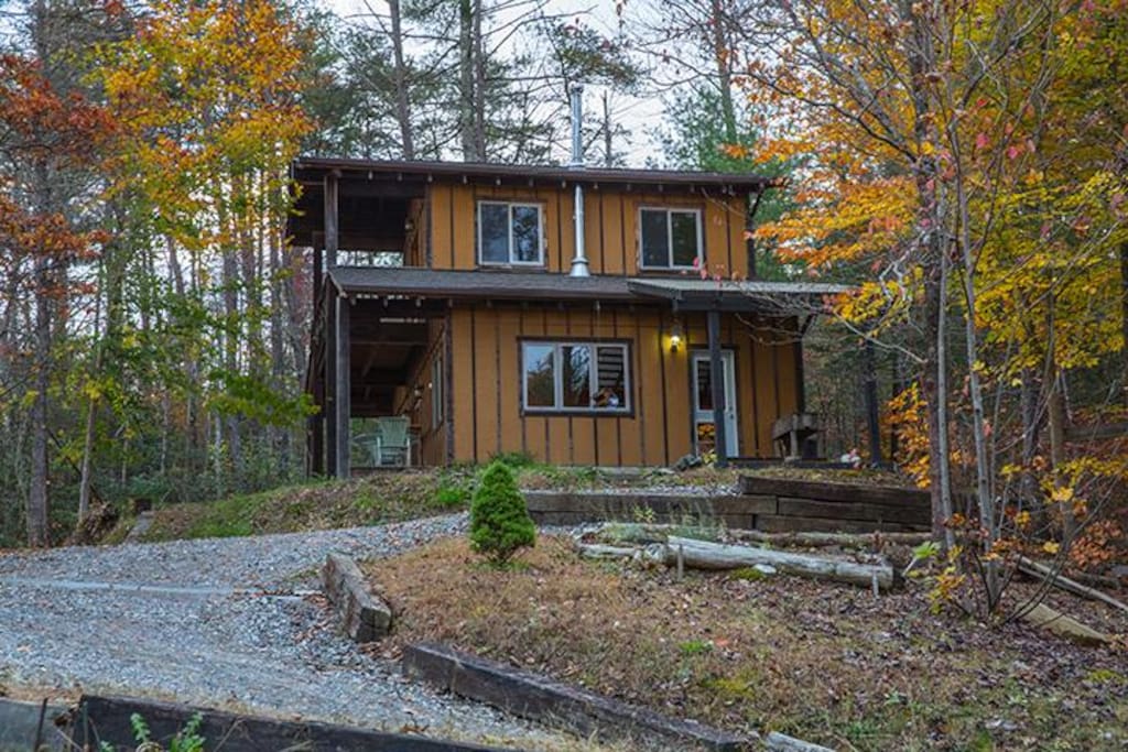 Driveway up to cabin and front view