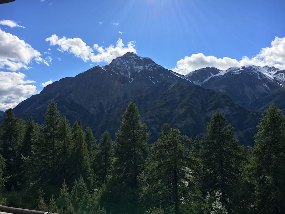 Vista dalla finestra in soggiorno sul monte Chaberton