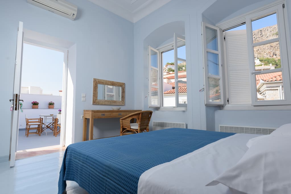 1st bedroom - 1st floor