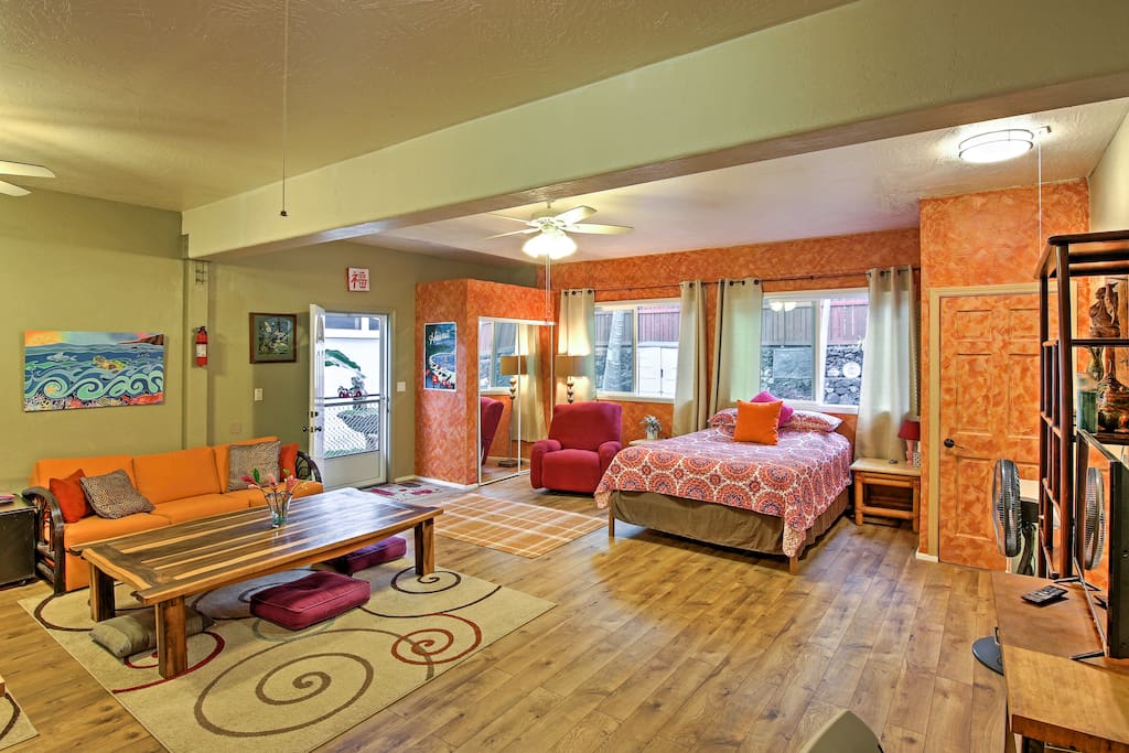 The open concept floor plan allows you to carry on a conversation with your loved ones from any location in the studio.