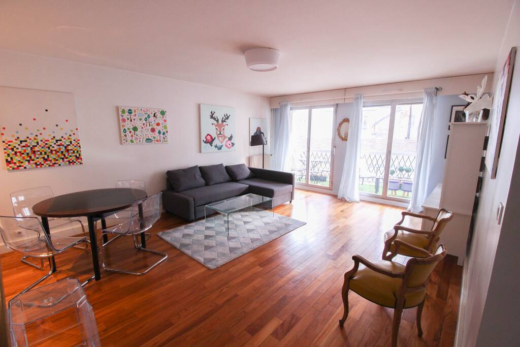 Spacious living room.
